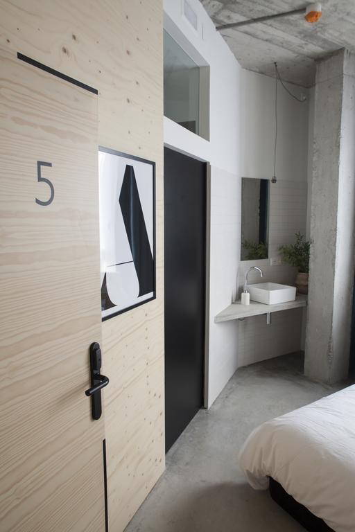 Chambre Double ou Lits Jumeaux avec Salle de Bains Privative
