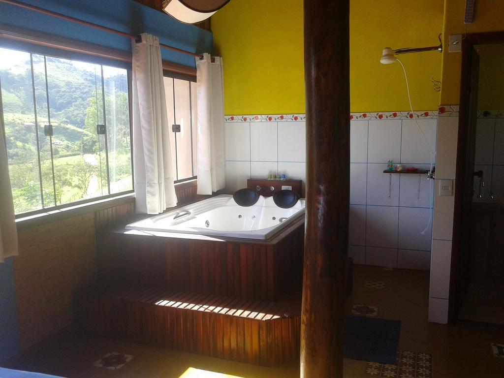 Chalé de 1 Quarto com Banheira de Hidromassagem