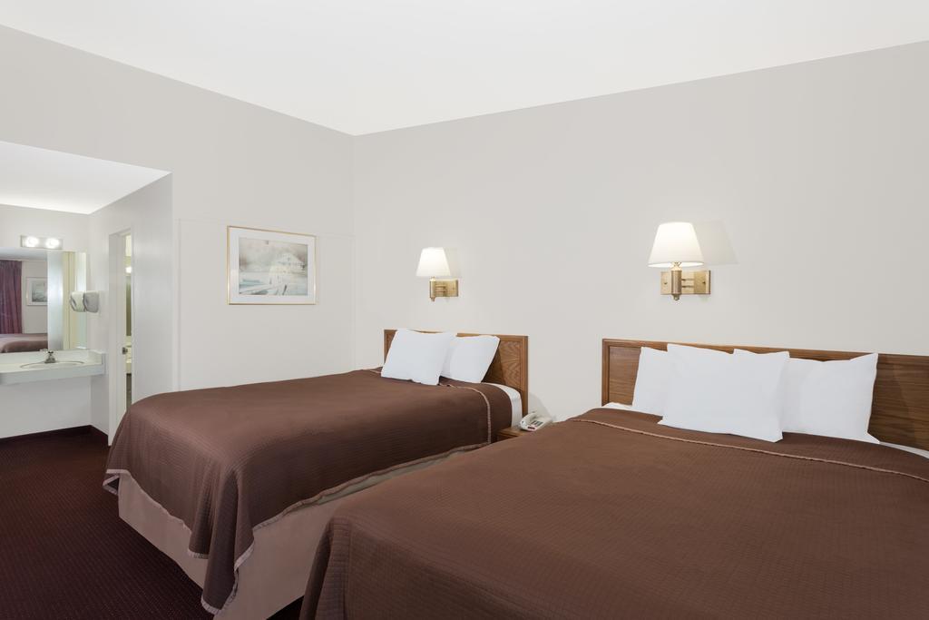 Queen Room with Two Queen Beds - Non-Smoking