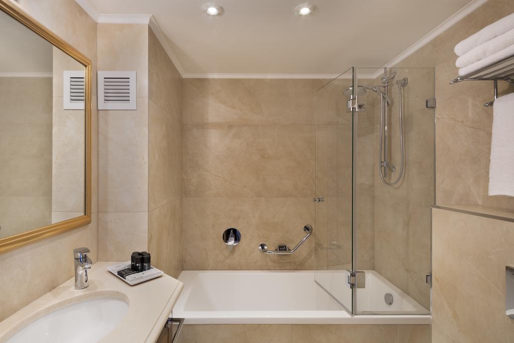 Chambre Double ou Lits Jumeaux Supérieure avec Vue Partielle sur la Mer