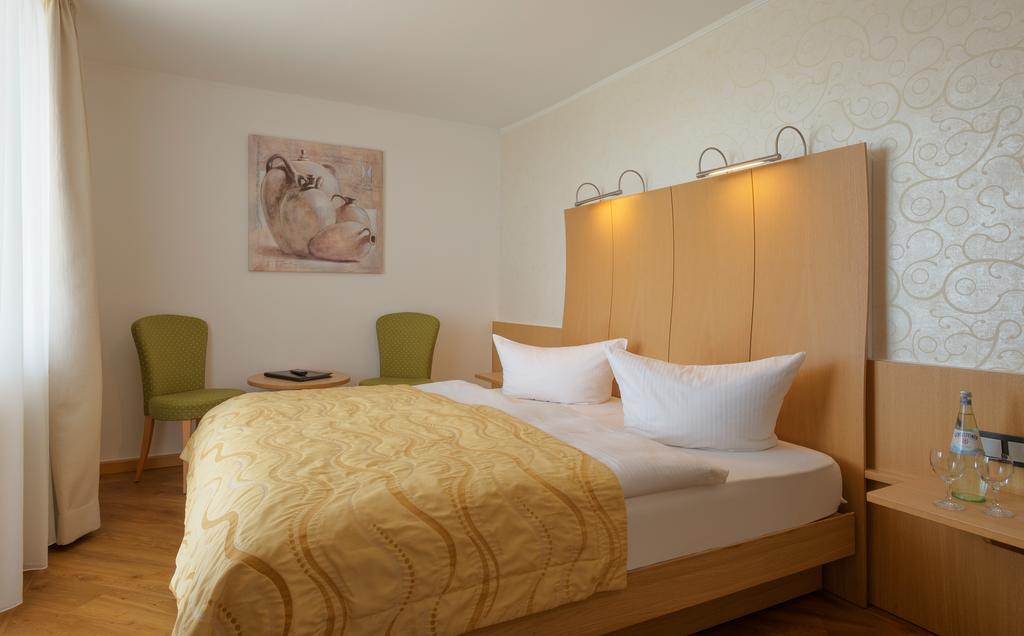 Standard Double Room,702442774:JPEG