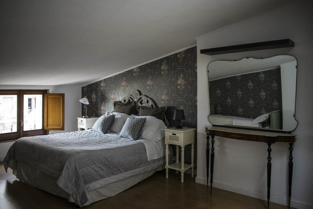 Camera Matrimoniale con Letto Supplementare (3 Adulti)