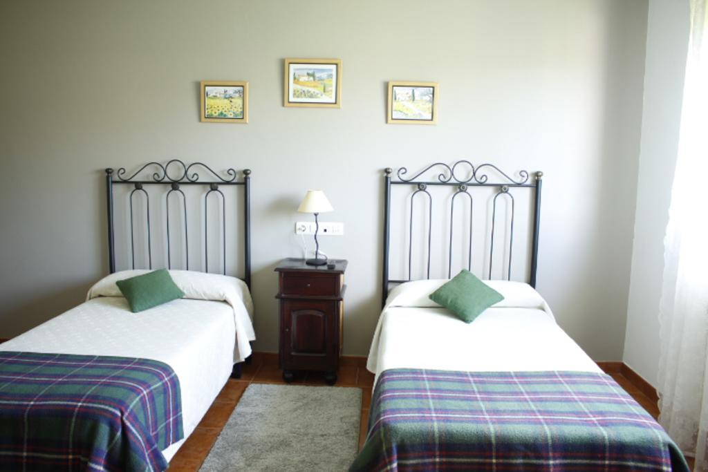 Twin Room,399577734:JPEG