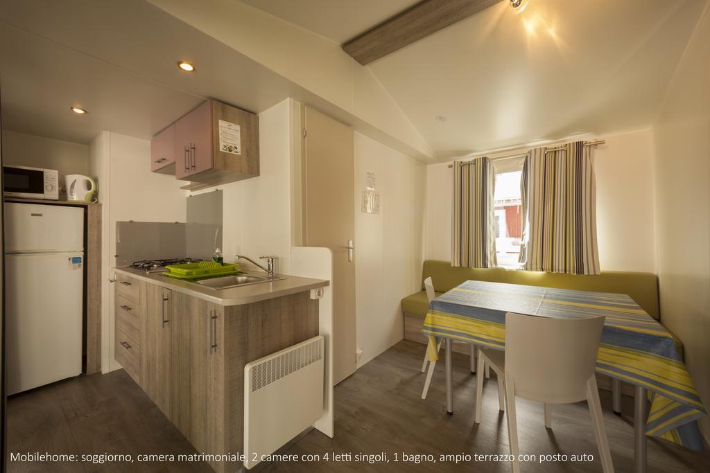 Three-Bedroom Mobile Home,401630232:JPEG