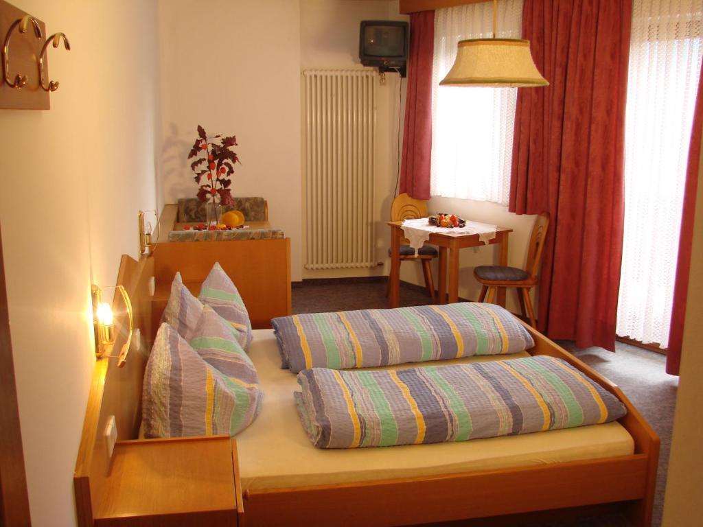 Großes Doppelzimmer mit Balkon