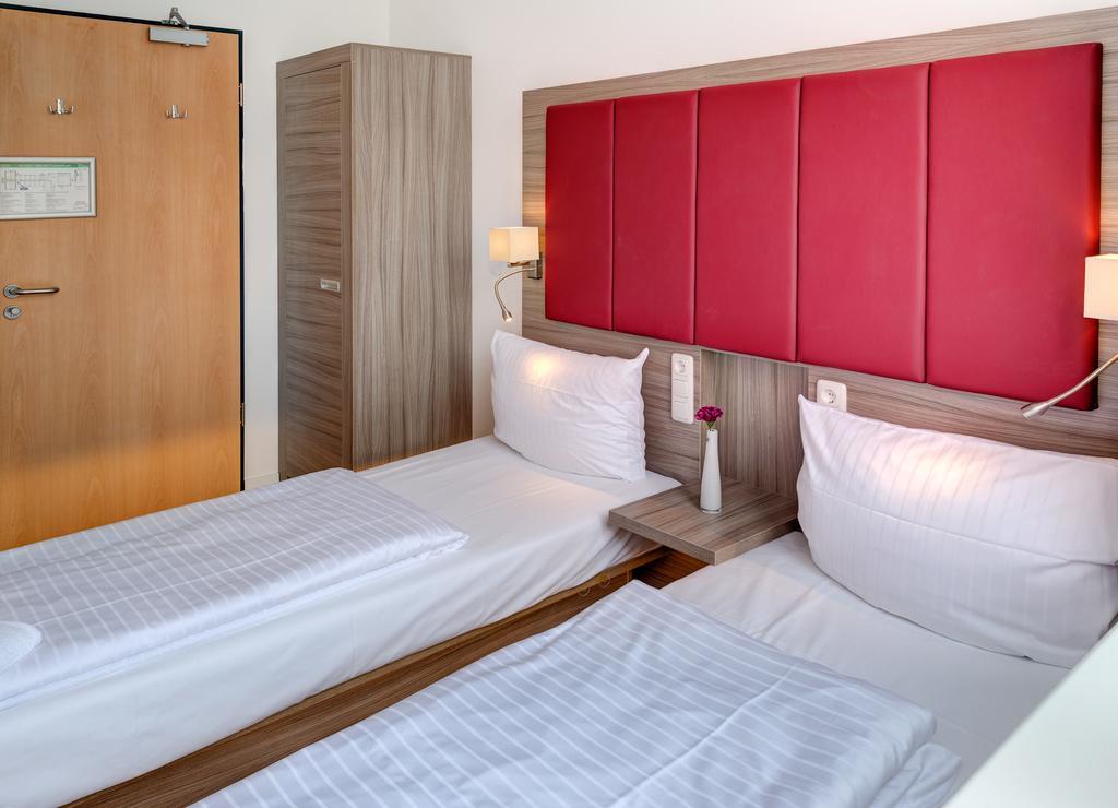 Zweibettzimmer mit Gemeinschaftsbad