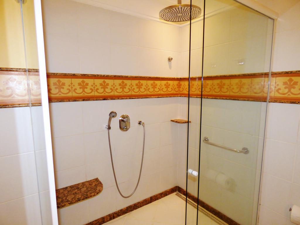 Standard King Room,404438736:JPEG