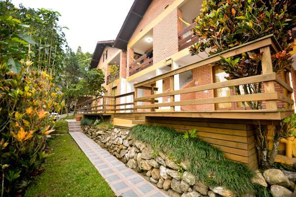 Apartamento com Varanda