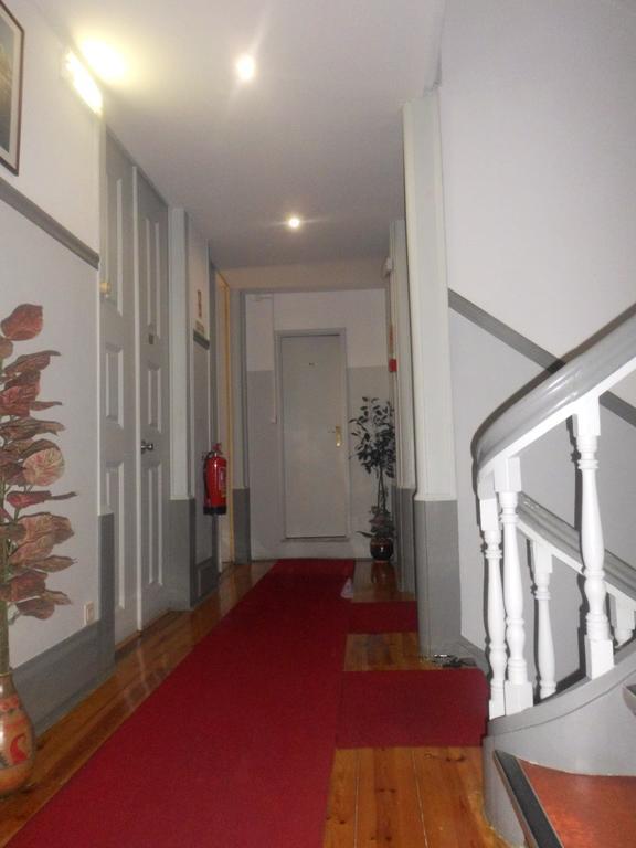 Quarto Triplo Econômico com Claraboia