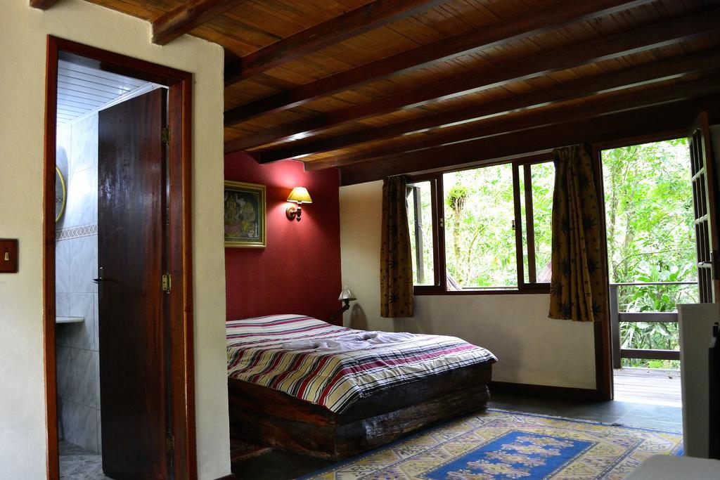 Chalet,411940569:JPEG