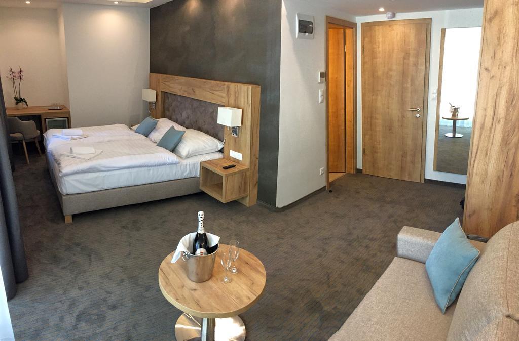 Superior Dreibettzimmer mit Balkon