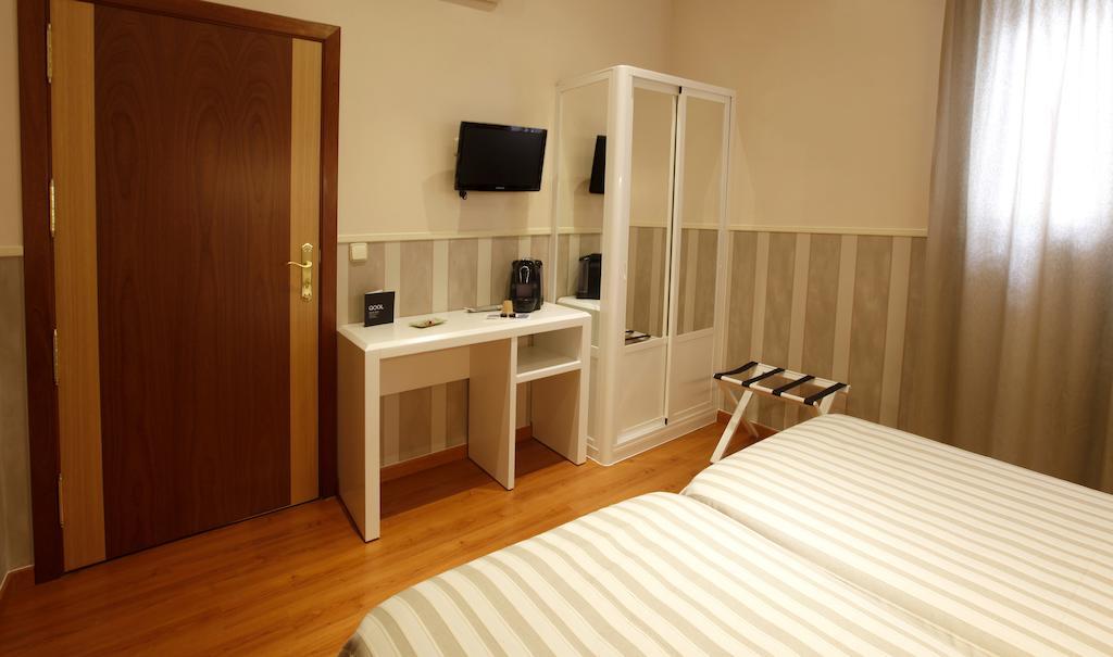 Twin Room,240739233:JPEG
