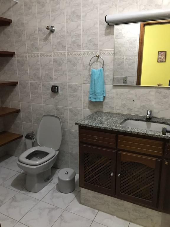 Quarto Grande com Cama de Casal ou 2 de Solteiro