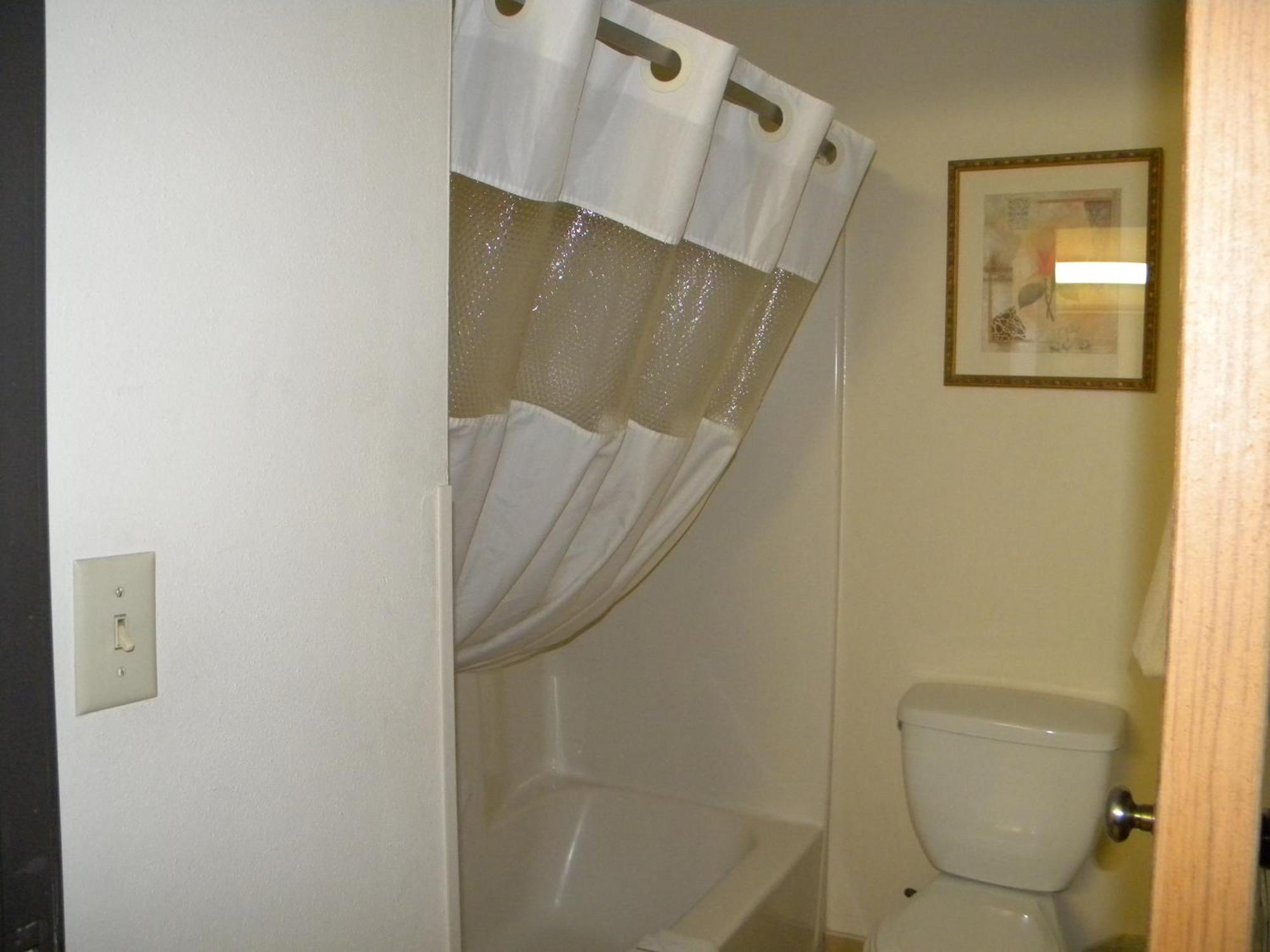 King Suite with Jetted Tub - Non-Smoking
