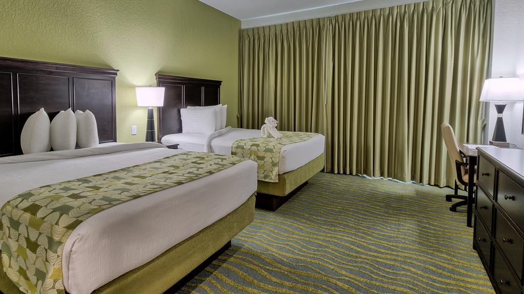 Queen Room with Two Queen Beds - City View