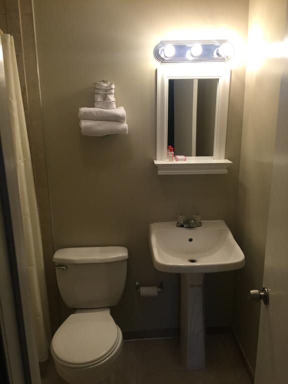 Suite with Hot Tub