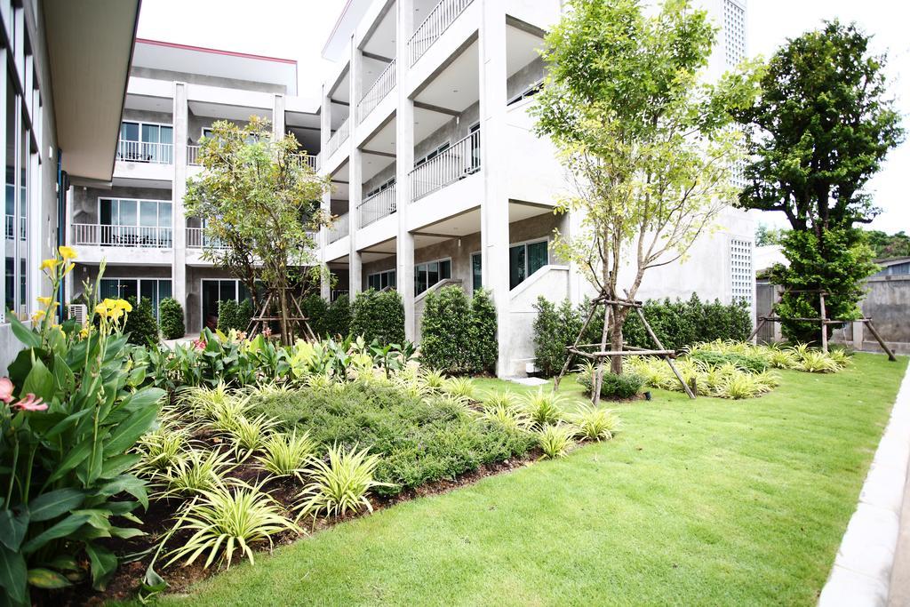 Zimmer mit Gartenblick