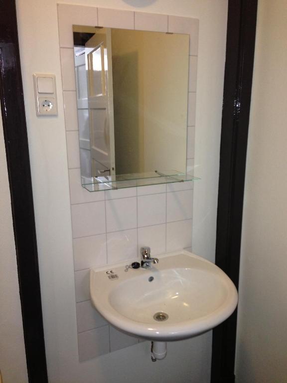 Camera Singola con Bagno in Comune