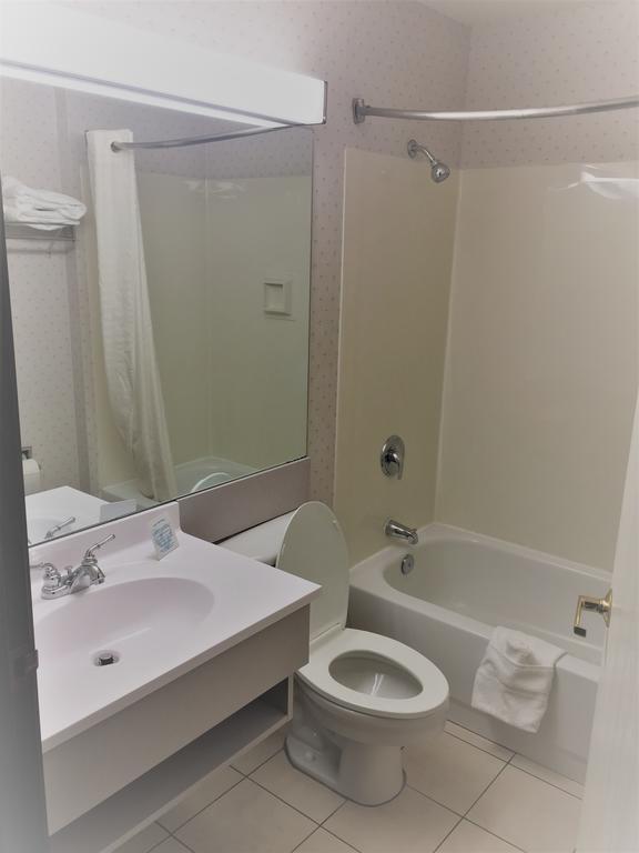 Queen Room with Two Queen Beds - Smoking,1218061072:JPEG