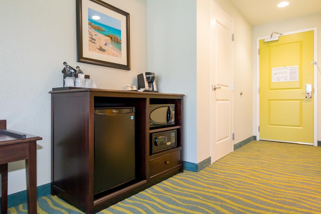 King Room with Pool View