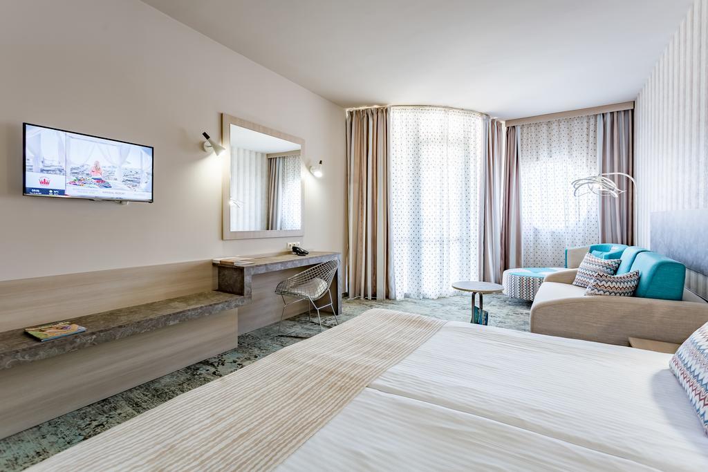 Junior Suite (2 Volwassenen + 2 Kinderen)