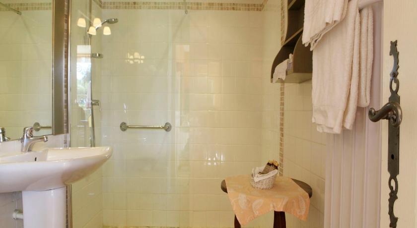 Chambre Double - Vue sur Piscine