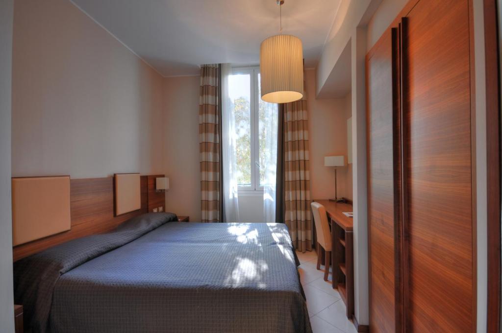 Standard Double or Twin Room,917590885:JPEG