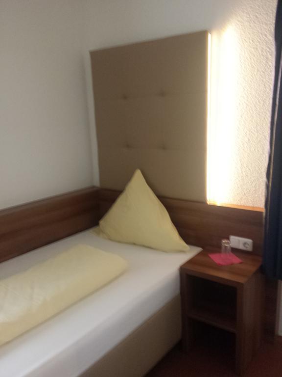 Dreibettzimmer mit eigenem Bad