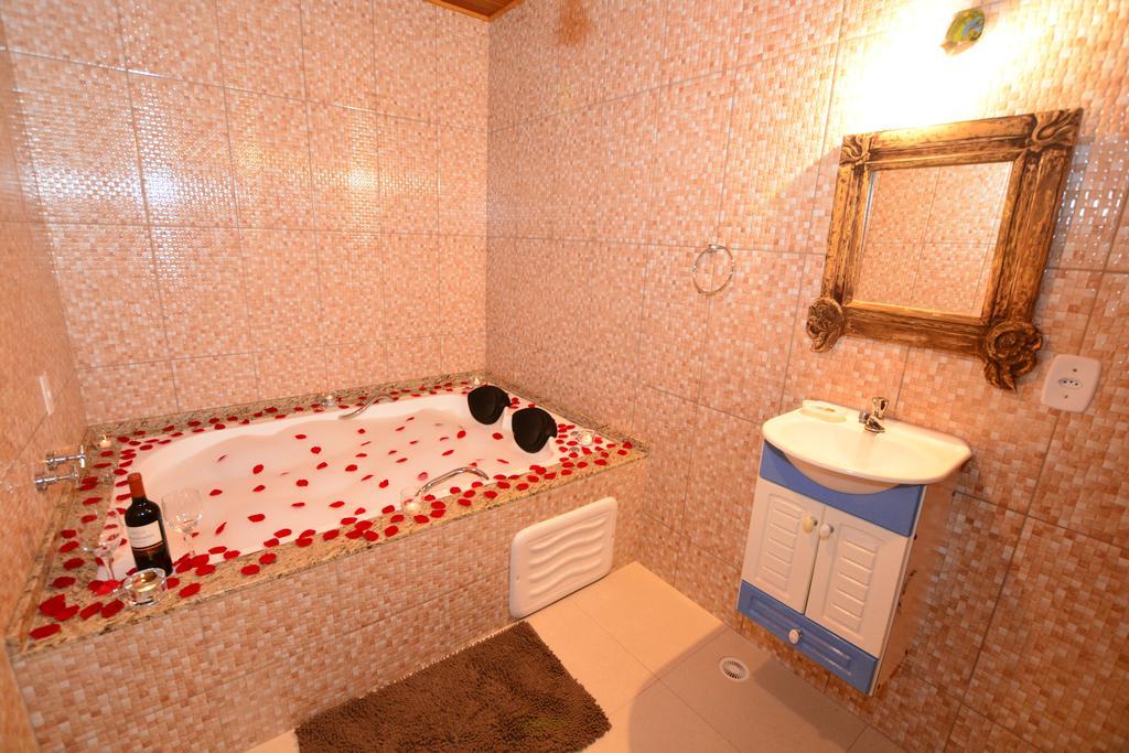 Five-Bedroom House,442140504:JPEG