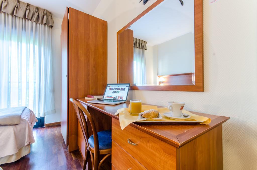 2 Camere Comunicanti