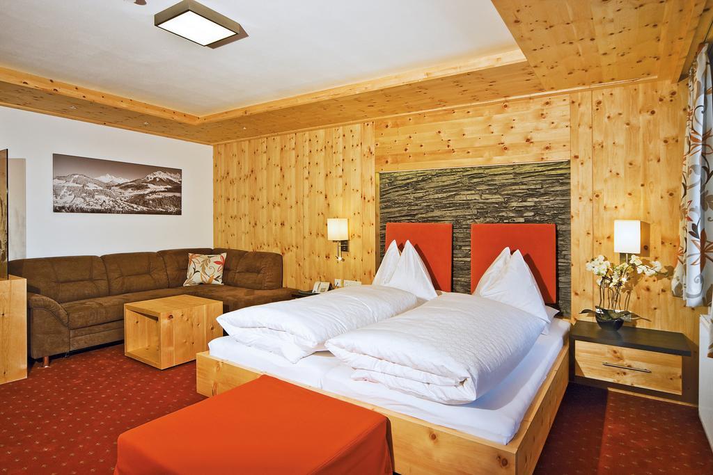 Doppelzimmer mit Balkon