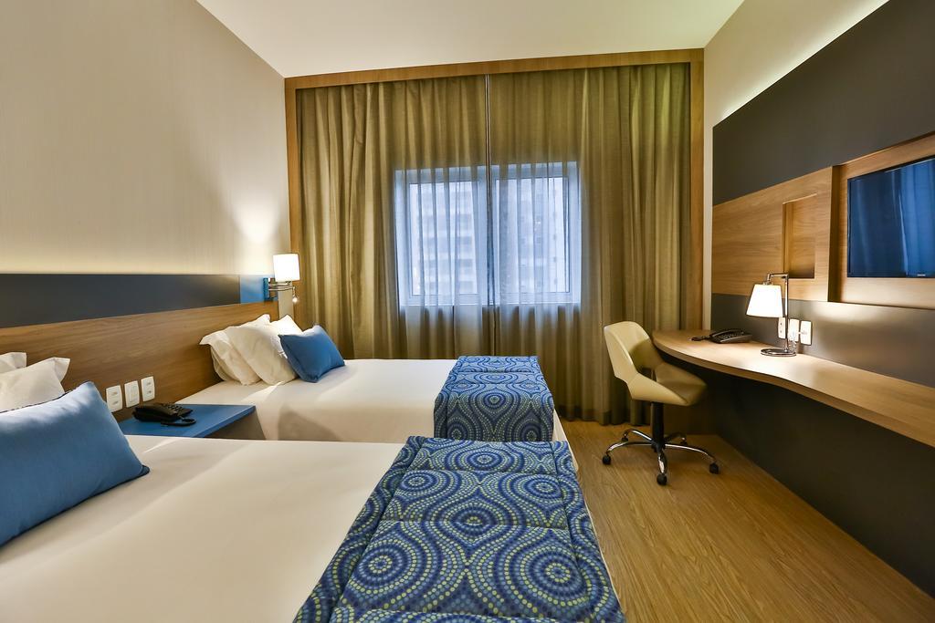 Quarto Superior com 2 Camas de Solteiro