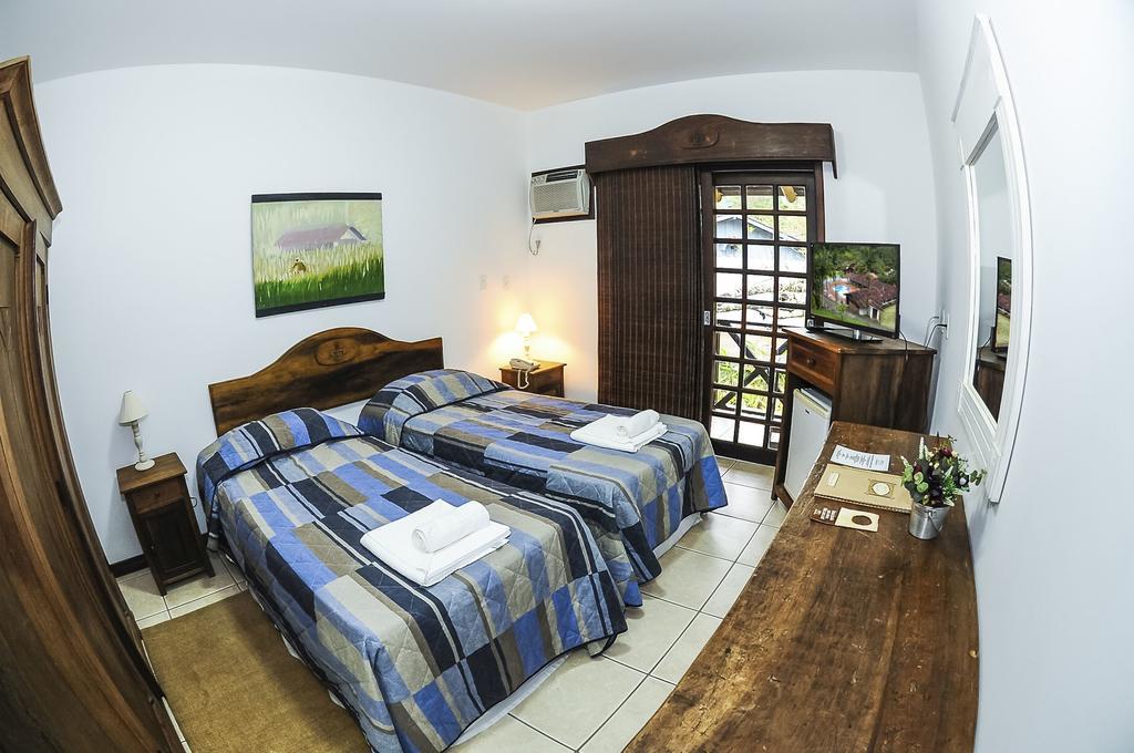 Quarto Duplo