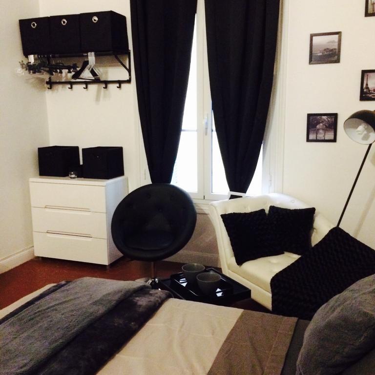 Chambre Double avec Salle de Bains Commune - Vue sur Cour