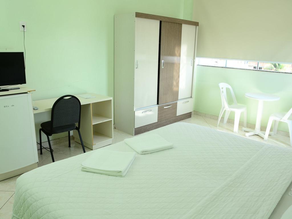 Quarto Grande com Cama de Casal ou 2 de Solteiro