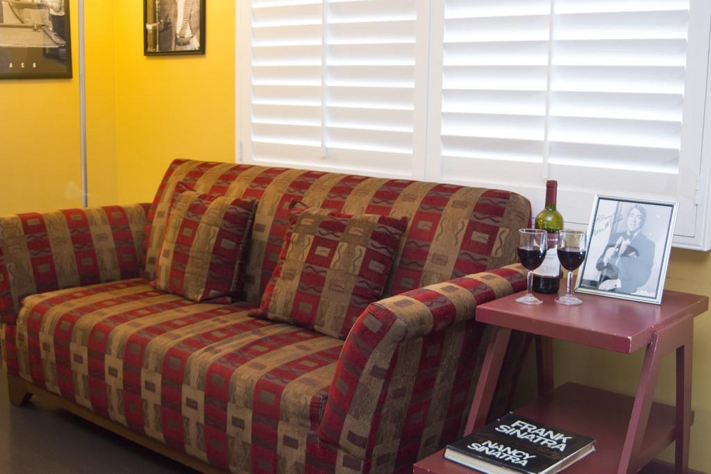 King Room - Non-Smoking