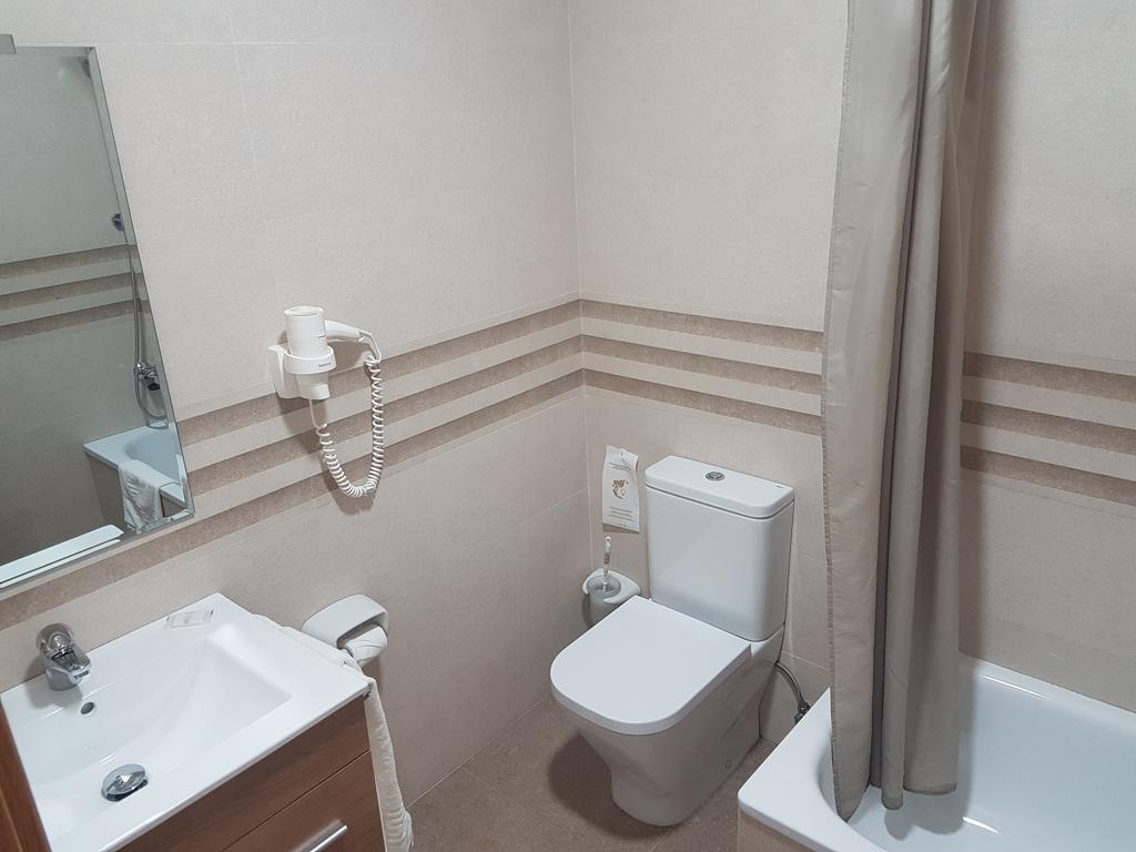 Triple Room,1527025114:JPEG