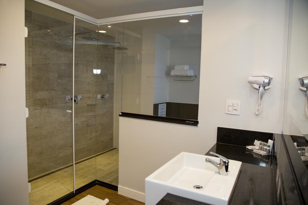 King Suite Spa Bath,462789471:JPEG