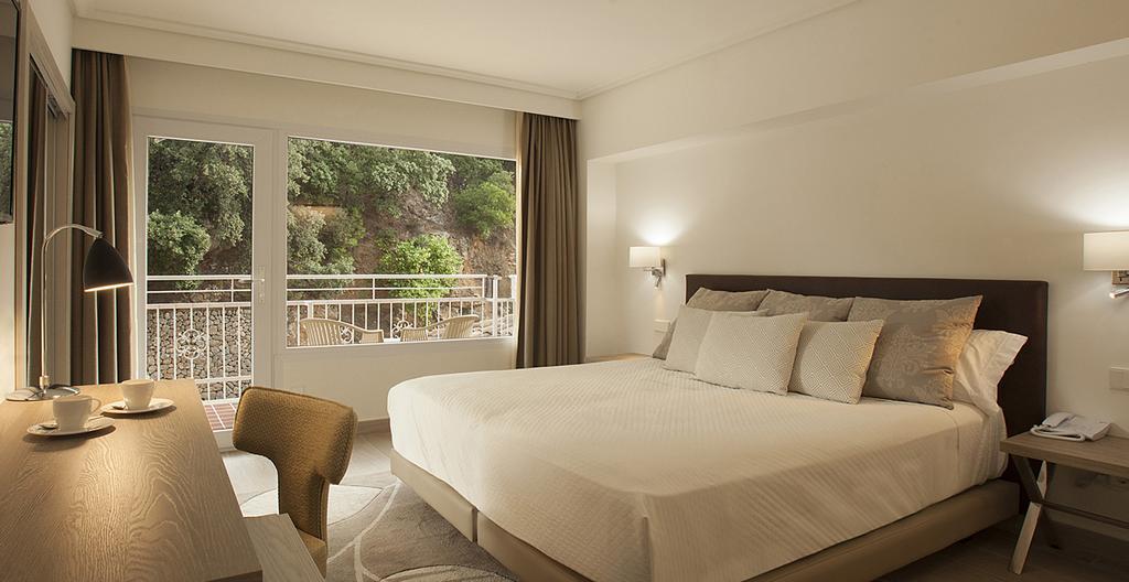 Habitación Doble con vistas a la montaña