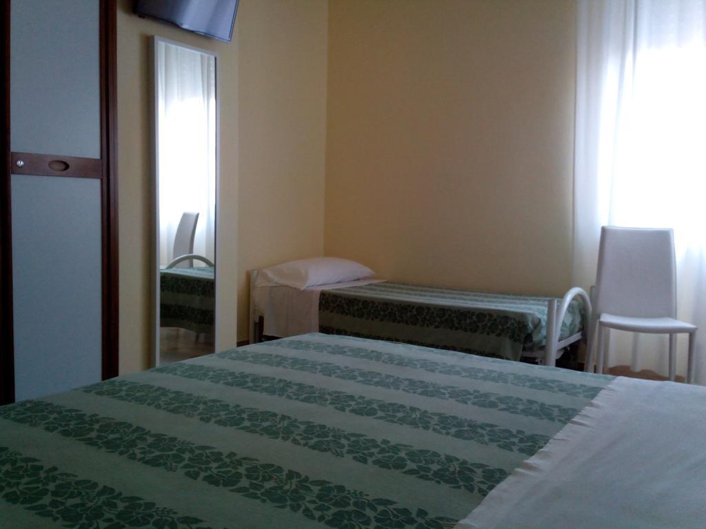 Triple Room,473283513:JPEG