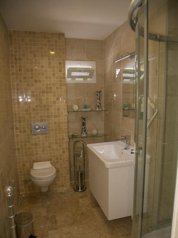 Deluxe Familienzimmer (3 Erwachsene) mit teilweisem Meerblick