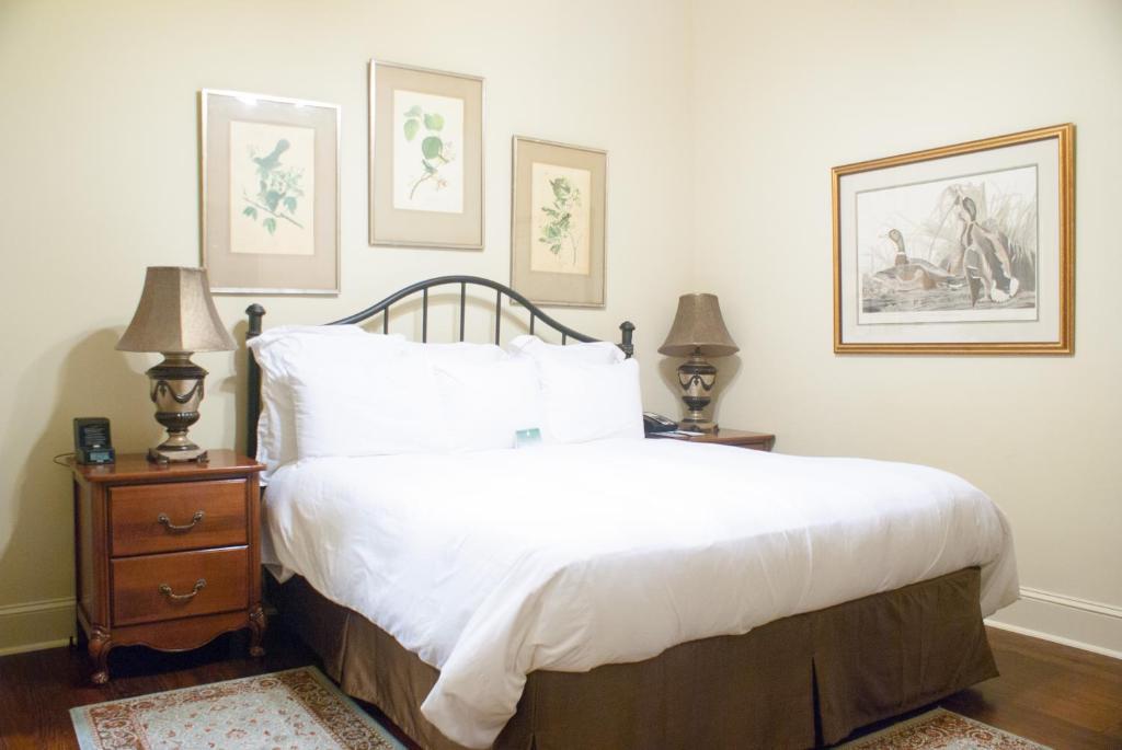 Two-Bedroom Cottage,49987215:JPEG