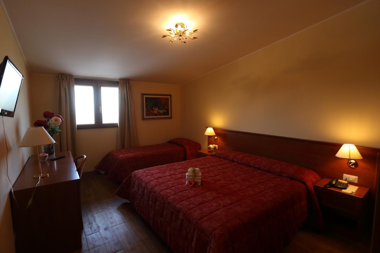 Triple Room,1588074733:JPEG