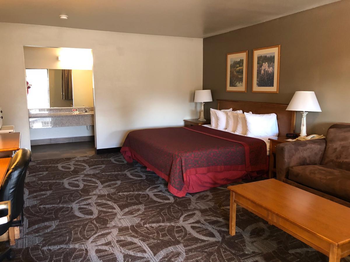 King Room - Disability Access/Non-Smoking