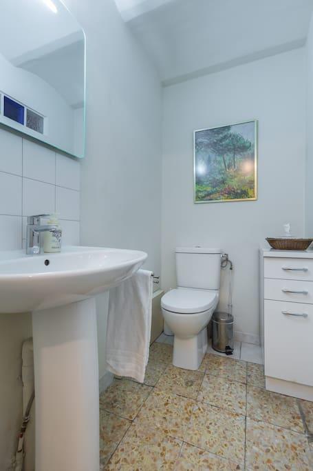 Standard Studio (2 Adults)