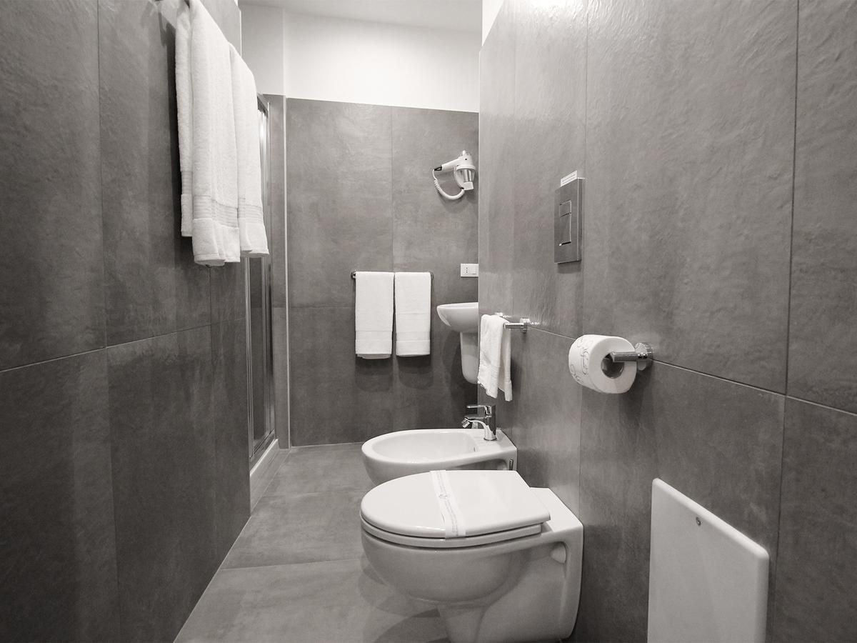 Quarto Econômico com Beliche e Banheiro Privativo Externo