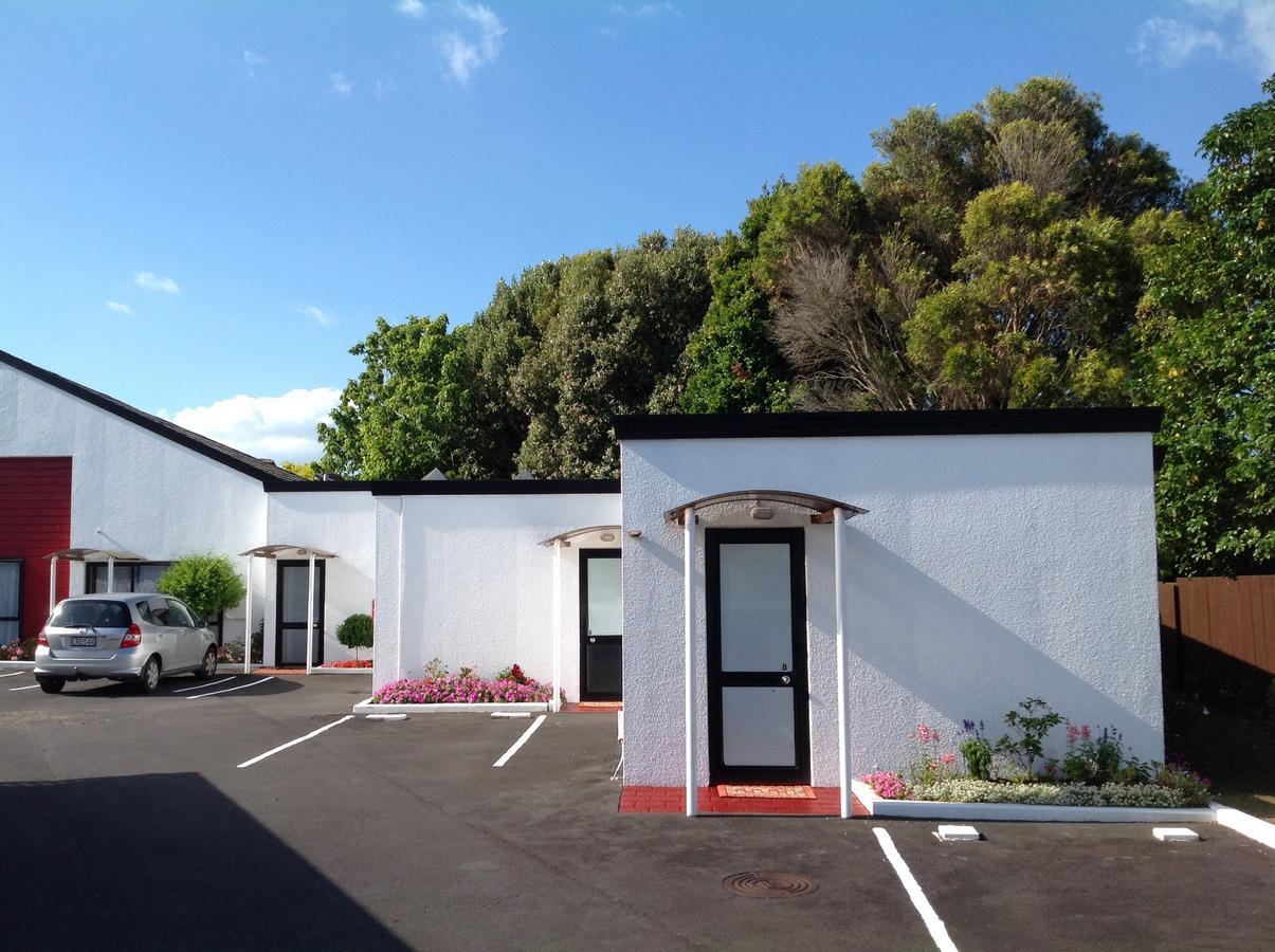 Deluxe Studio