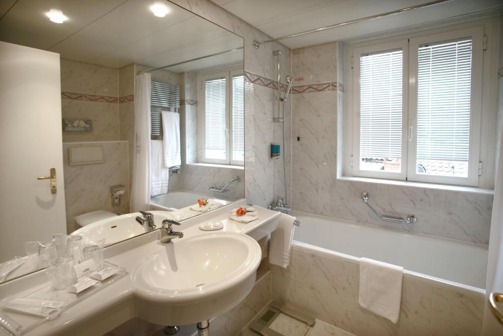 Chambre Double ou Lits Jumeaux avec Balcon - Vue sur Montagne