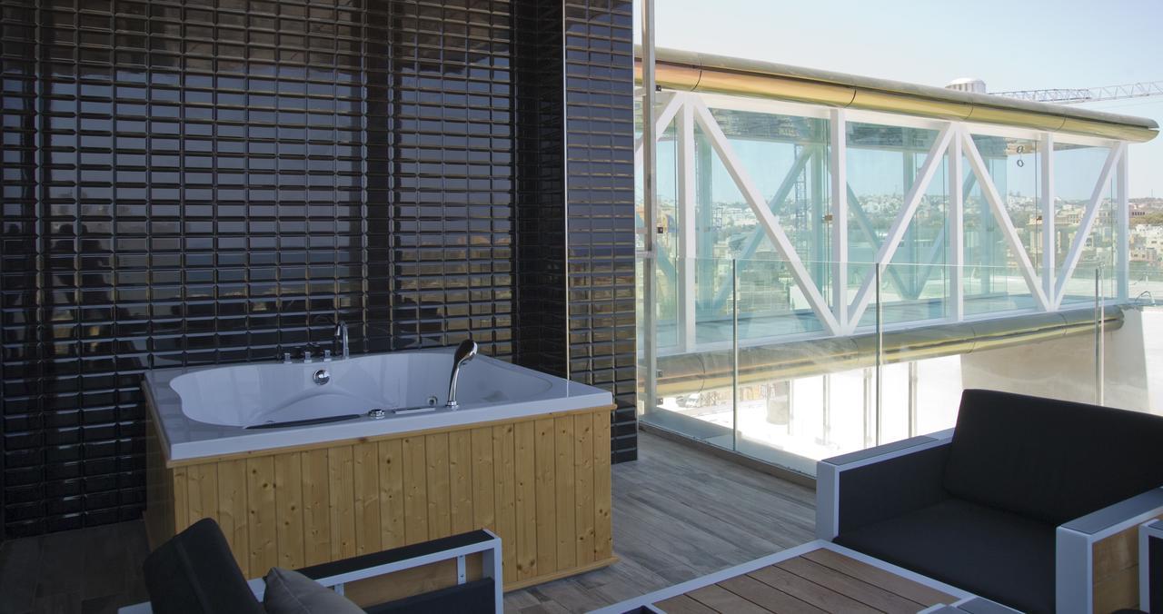Suite Supérieure avec Bain à Remous - Vue sur Mer