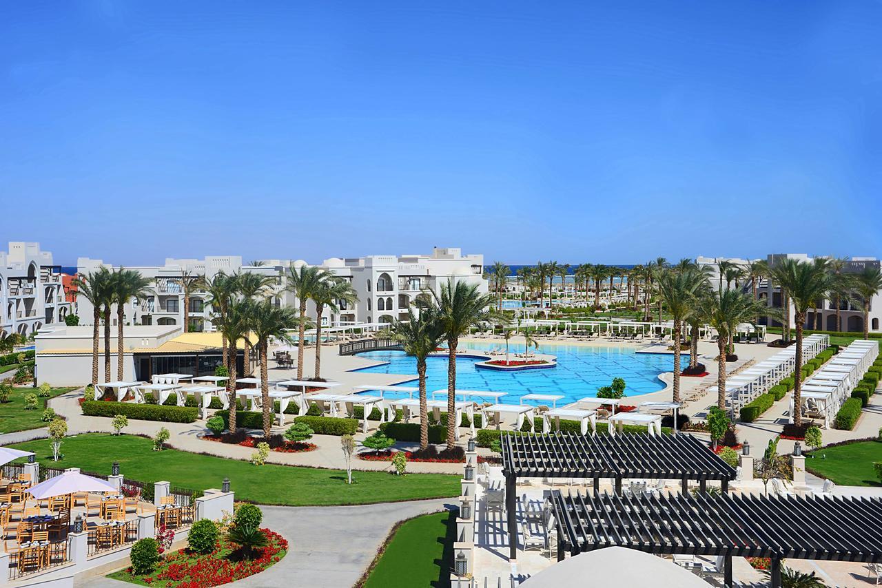 Hébergement Familial de Luxe - Vue sur Piscine
